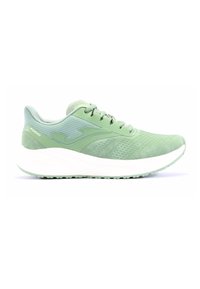 Zapatilla deportiva verde claro con paneles de malla y texturizados, suela acolchada, punta redondeada y un logotipo sutil en el lateral.