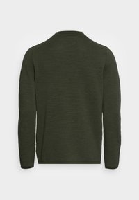 Dunkelgrüner gestrickter Pullover mit strukturierter Oberfläche, rundem Ausschnitt und langen Ärmeln. Sauberes Design ohne zusätzliche Verzierungen.