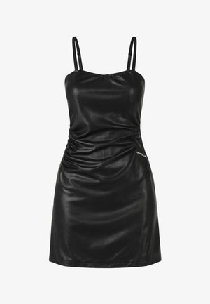 Vestito mini in raso nero con sottili spalline regolabili, dettagli arricciati su un lato e silhouette aderente.