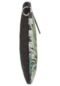 Woven torba z czarnego tekstylnego materiału z zielonym nadrukiem ananasa z jednej strony, smukły profil z odpinanym paskiem i metalowym pierścieniem jako akcentem.