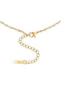 Collier en chaîne torsadée dorée avec un fermoir à ressort, présentant une extension de maillon et une étiquette marquée "18K" pour l'authenticité.