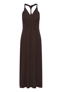 Robe maxi marron foncé sans manches avec corsage ajusté, encolure en V et bretelles halter torsadées dans le dos.