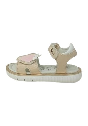 Sandaletti per bambini in metallo rosa e bianco. Presentano una parte superiore texture, punta aperta, cinturino regolabile e un dettaglio decorativo a forma di farfalla.