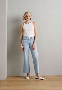 Camper RIGHT NINA - Bailarinas con hebilla - white natural