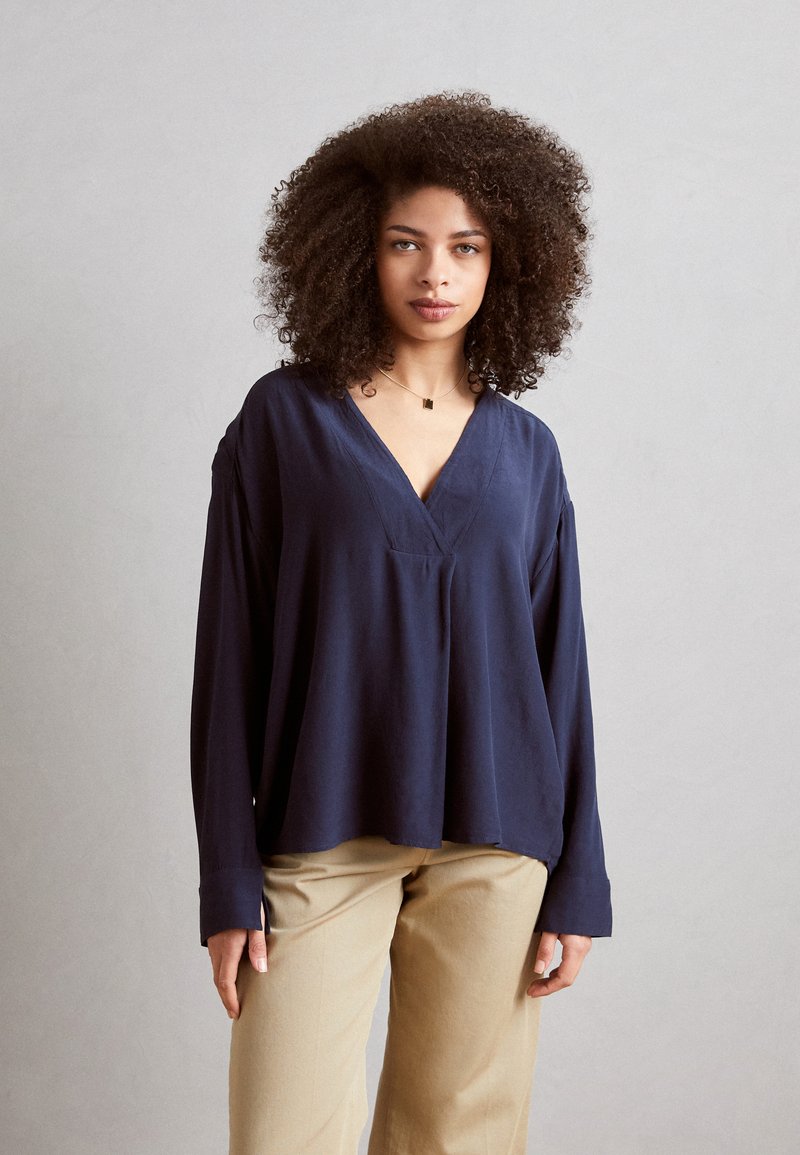 Esprit - V-NECK - Blouse - navy, Vergroten