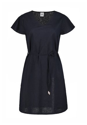 Marineblaues Leinenkleid mit V-Ausschnitt, kurzen Ärmeln, tailliertem Schnitt und seitlichen Schlitzen. Mit passendem Bindegürtel und silbernen Akzenten.