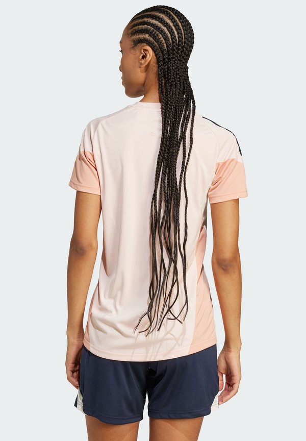 TIRO25C - Club wear2