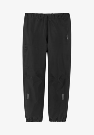 Zwarte buitenbroek met een elastische tailleband, ritszak op de linker bovenbeen en reflecterende accenten op de onderbenen.