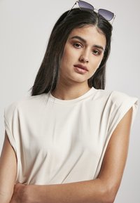 Urban Classics Základné tričko - beige