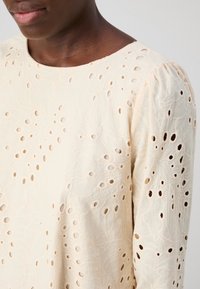 Bruuns Bazaar ARGYREIABBLUZIE DRESS - Denné šaty - white cream