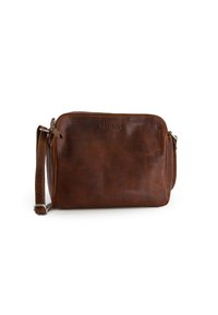 Brun læder crossbody taske med lynlåslukning, justerbar rem og præget logo på fronten. Glat tekstur med minimale detaljer.