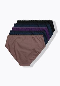 Fem höga trosor i lila, brunt, marinblått, mörkblått och svart, alla med spetsdetaljer vid midjan, liggande platt staplade.