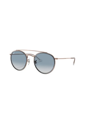 Occhiali da sole aviator in metallo con lenti grigie sfumate. Presentano un doppio ponte e una sottile montatura color oro rosa, evidenziata da accenti sottili.
