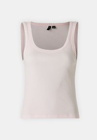 Lys rosa ribbet tanktop med rund hals og brede stropper, med dekorativt kantbånd langs halsen og armhulene.