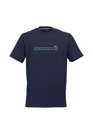 Tmavě modré bavlněné tričko s krátkými rukávy a kulatým výstřihem, s potiskem loga "HARMONT & BLAINE" světle modré barvy přes hrudník.