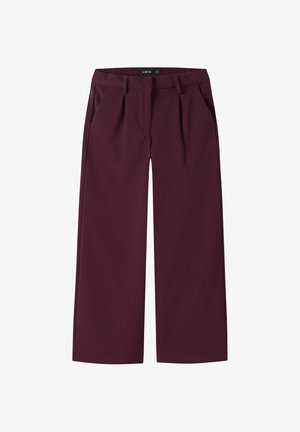Pantalon bordeaux à jambes larges avec plis, passants de ceinture, poches latérales et fermeture éclair à l'avant.