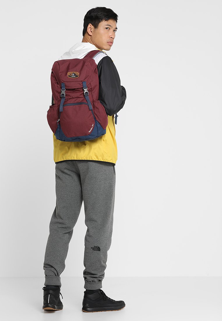 deuter walker 20 pack