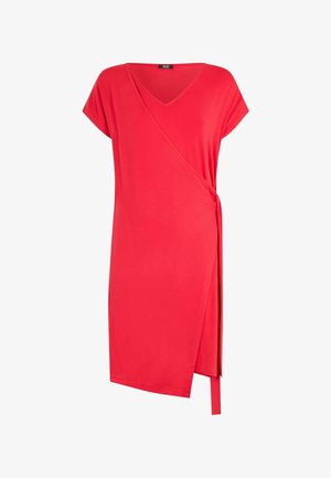 Abito avvolgente rosso realizzato in tessuto morbido, con scollo a V, maniche corte e un dettaglio di fiocco sul lato. Texture liscia, design lungo fino al ginocchio.