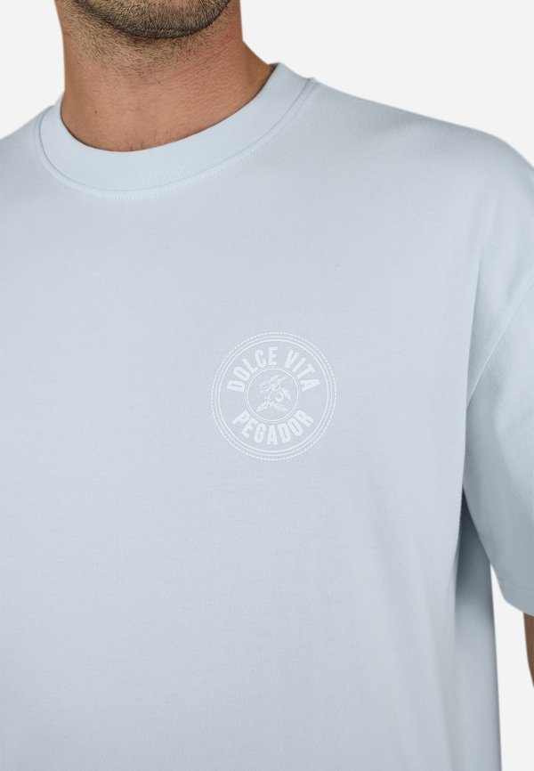 CABERRY TEE - Print T-shirt2