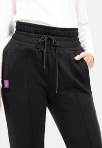 SURI FREY SFY FREYDAY TRACKSUIT BOTTOMS - Treniņtērpa apakšdaļas - schwarz