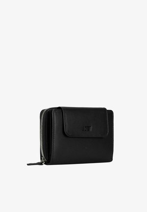 Zwarte leren portemonnee met ritssluiting en voorvak met klep op een witte achtergrond.