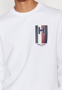 Tommy Hilfiger Felpa - white