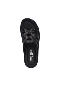 Sandal in pelle nera con cinturini incrociati, superficie testurizzata e soletta imbottita. Nome del marchio "Josef Seibel" stampato sulla suola.