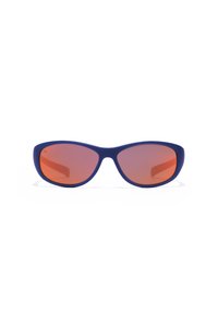 Mornarsko modre sončna očala z gladkimi, mat okvirji in oranžnimi lečami, ki imajo eleganten, rahlo ukrivljen dizajn.