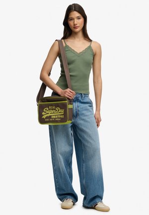 Superdry & Co, SUPERDRY MINI ALUMNI CROSSBODY BAG.. - Bandolera - french roast brown