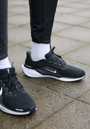 Nike Performance AIR ZOOM PEGASUS 41 - Road running shoes - black/white/anthracite