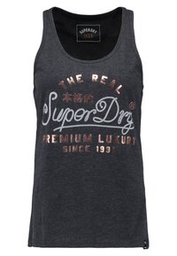 Top nero in cotone misto, con testo metallico in argento e rame. Scollo rotondo e vestibilità regolare. Logo Superdry in evidenza.