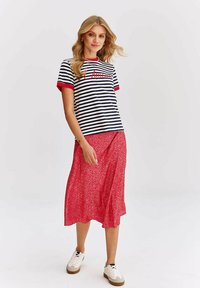 NAOKO AMOUR  - Triko s potiskem - white