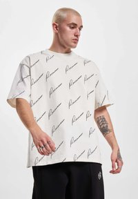 Rocawear ATLANTA - Apdrukāts T-krekls - offwhiteblack