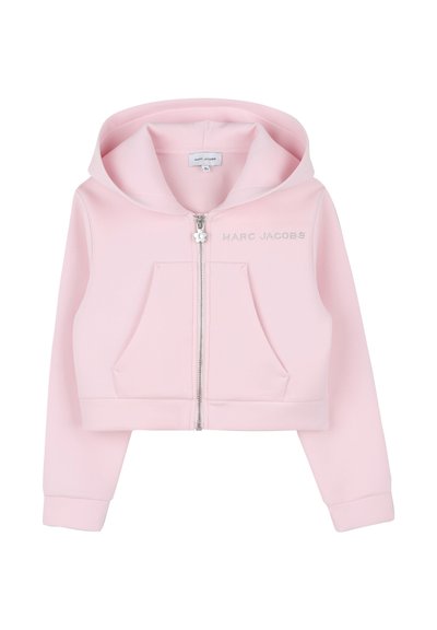 Roze verkorte hoodie van zacht materiaal, met een ritssluiting aan de voorkant, twee voorzakken en een logodetail in zilver.