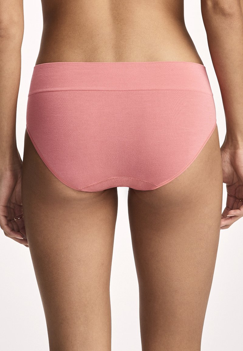 Confezione Da 4 Slip Liscianti Jockey Donna &ndash; Nero E Prugna &ndash; Morbidi E Comodi
