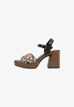Sandale à talon haut épais avec plateforme en bois, bride noire à la cheville et brides croisées imprimé léopard à l'avant.