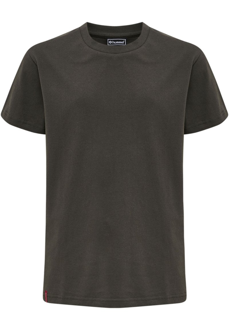 Mørkegrøn kortærmet t-shirt i solid bomuldsstof. Har en rund halsudskæring og et lille logo etiket i nederste venstre hjørne.