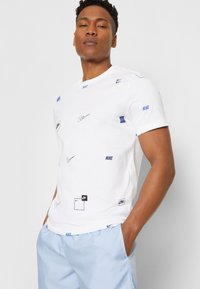 Nike Sportswear LOGO TEE - T-shirt estampada - weiss