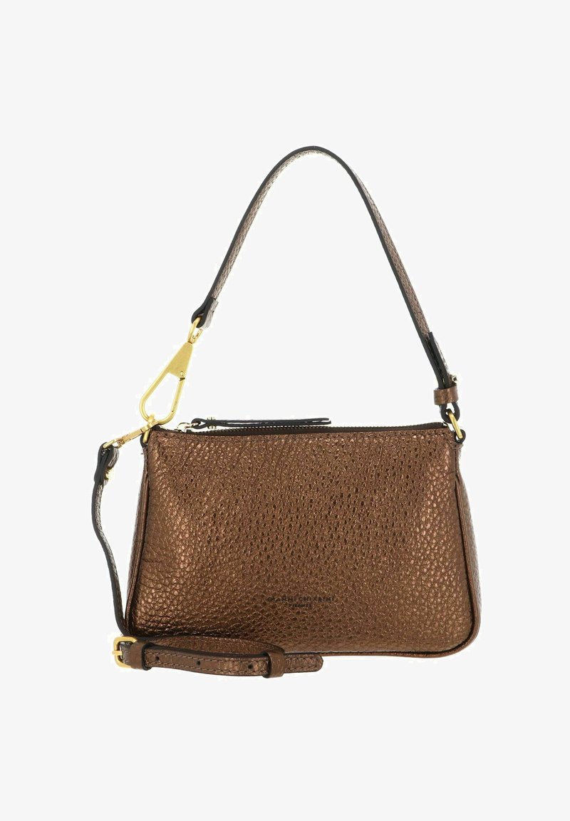 Borsa a tracolla marrone in pelle con superficie testurizzata. Caratterizzata da dettagli in oro, una tracolla corta e una lunga tracolla removibile. Chiusura con zip.