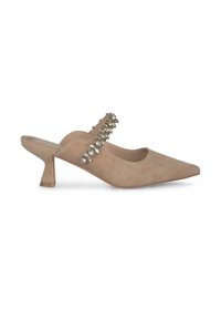 Mules de ante beige con punta afilada, que cuentan con una correa decorativa con adornos transparentes y un tacón bajo y esculpido.