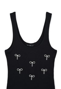 Top in cotone a coste nera con sei dettagli a fiocco in strass. Collo arrotondato e spalline larghe. Etichetta del marchio visibile all'interno.