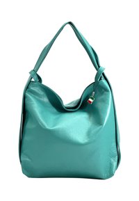 Sac en cuir bleu canard au design décontracté, ouverture en courbe sur le dessus, poignées courtes et un petit charme en forme de drapeau italien attaché.