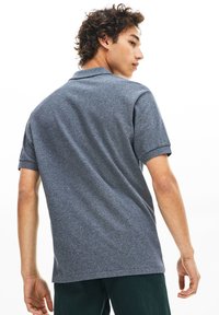 Lacoste Pikeepaita - gris chine