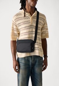 Tommy Hilfiger - REPREVE CAMERA BAG - Rankinė per petį - black Miniatiūros vaizdas 1