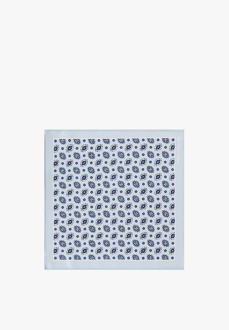 Jedwabny szalik o jasnoniebieskim tle z wyszukanymi ciemnoniebieskimi i żółtymi wzorami kwiatowymi. Kwadratowy kształt z wykończonymi brzegami.