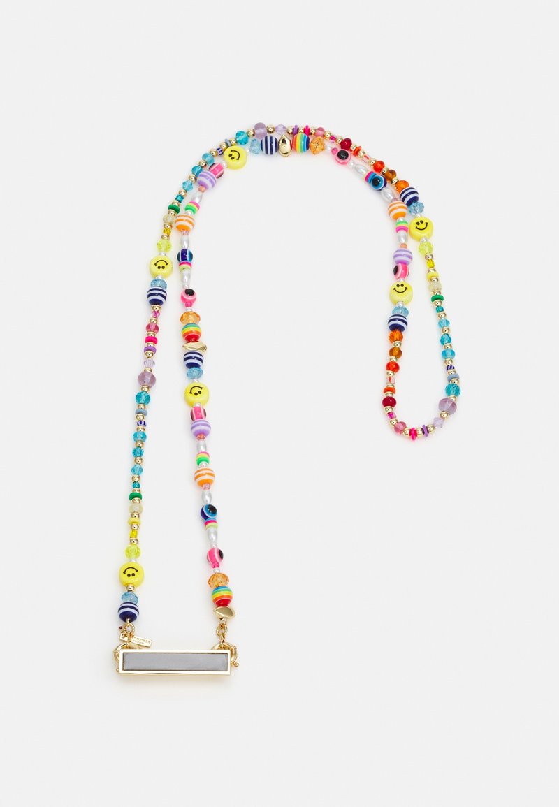 Lanière perlée colorée avec des perles visage souriant, rayées et à motif arc-en-ciel, attachée à un porte-badge rectangulaire doré.