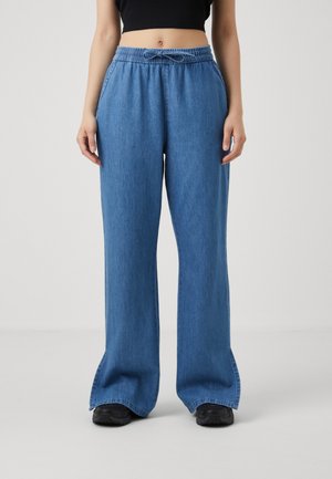 NMELINE LOOSE PANTS - Wide Leg - medium blue denim