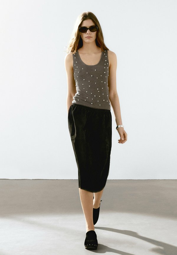 WITH STUD DETAILS  - Top4