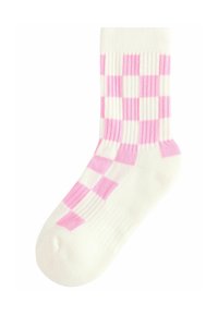 Vit strumpa med ett rosa rutmönster, ribbad textur, längd till mitten av vaden, mjukt tyg och rundad tådesign.