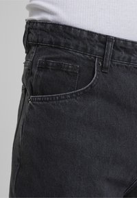 2Y Studios ADRIK BASIC WASHED - Широки дънки - washed black